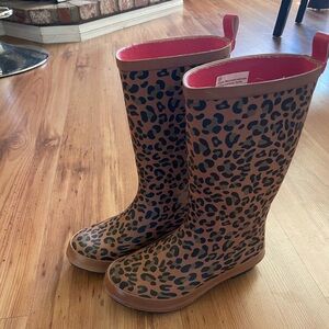 Girls adorable cheetah print Rain Boots Size 2